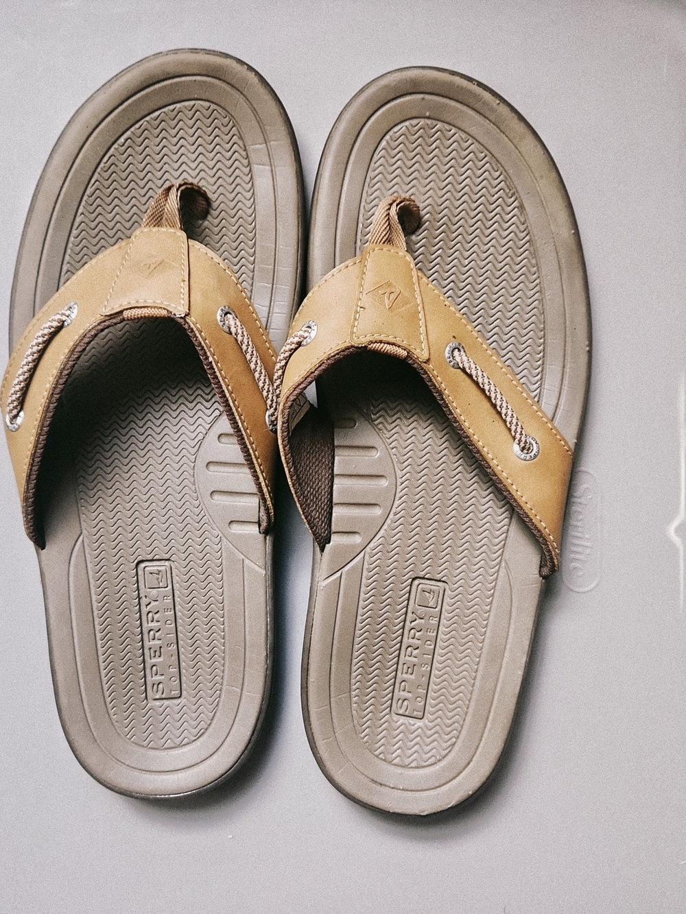 Sperry Men’s Top Sider Leather Flip Flop Sandals